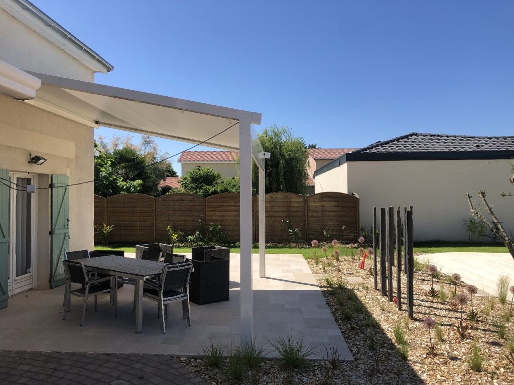 Fabrication d'une pergola pour une Villa de Reyrieux